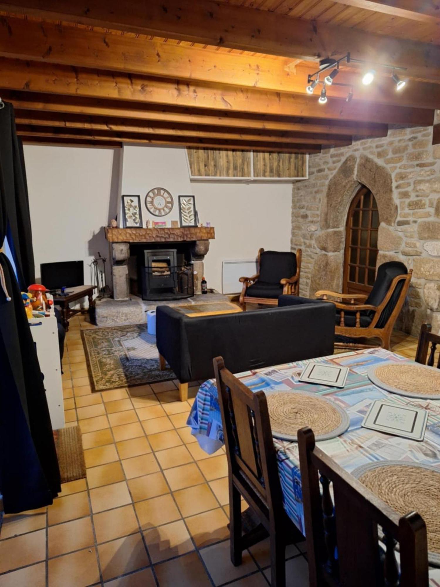 Gite Des Monts D'Arree La Feuillee Zewnętrze zdjęcie